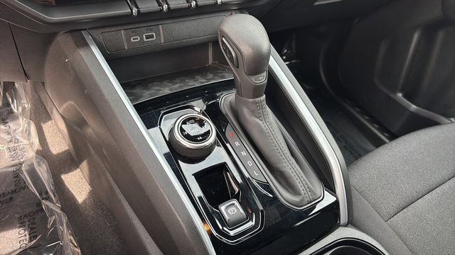 Used 2024 Chevrolet Colorado Trail Boss w/ Technology Package image 29