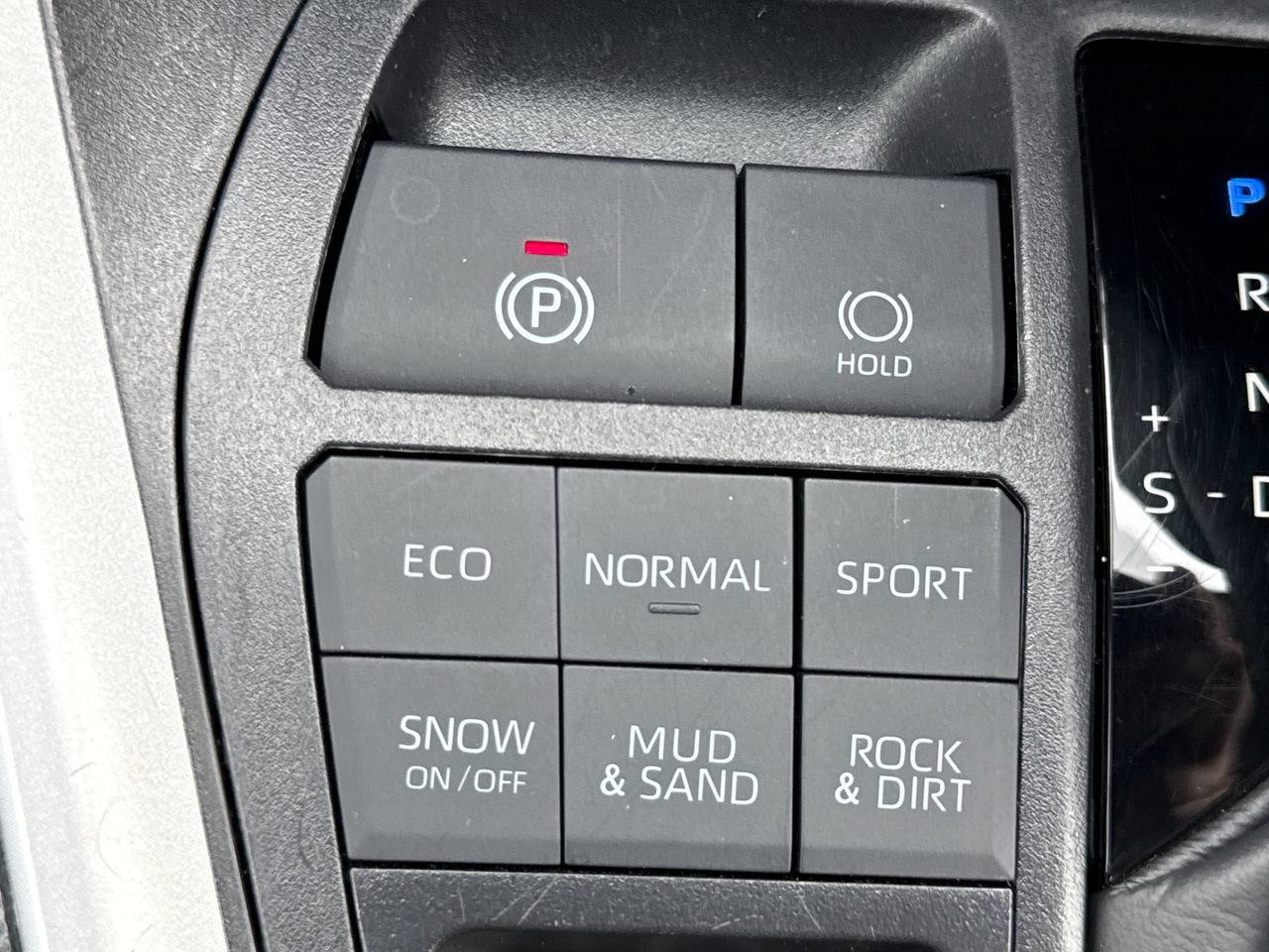 Used 2025 Toyota RAV4 XLE AWD/4WD image 22