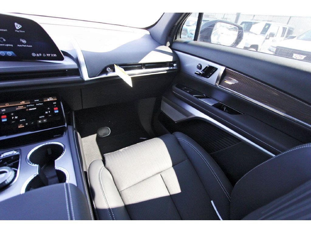 New 2027 Cadillac Vistiq Luxury AWD/4WD image 10