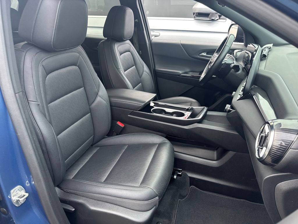 Used 2025 Chevrolet Equinox LT w/ Convenience Package II image 16