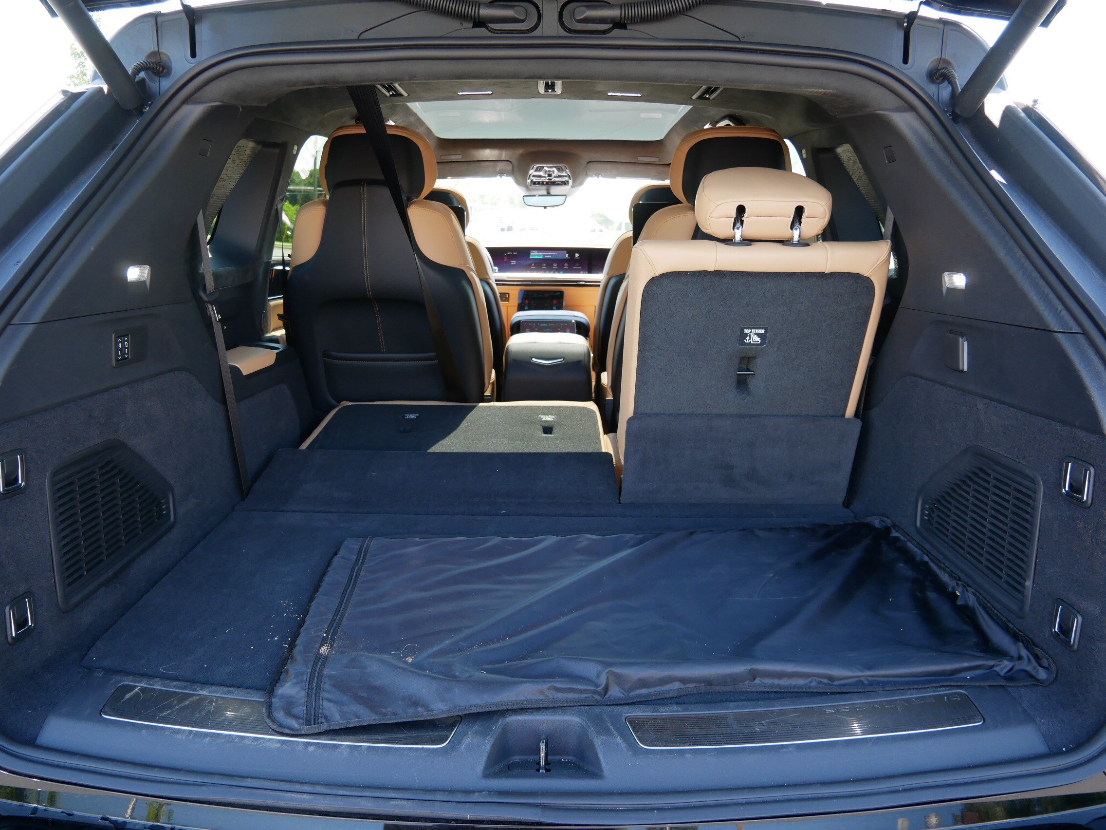 Certified 2026 Cadillac Escalade IQ Sport 2 AWD/4WD image 18