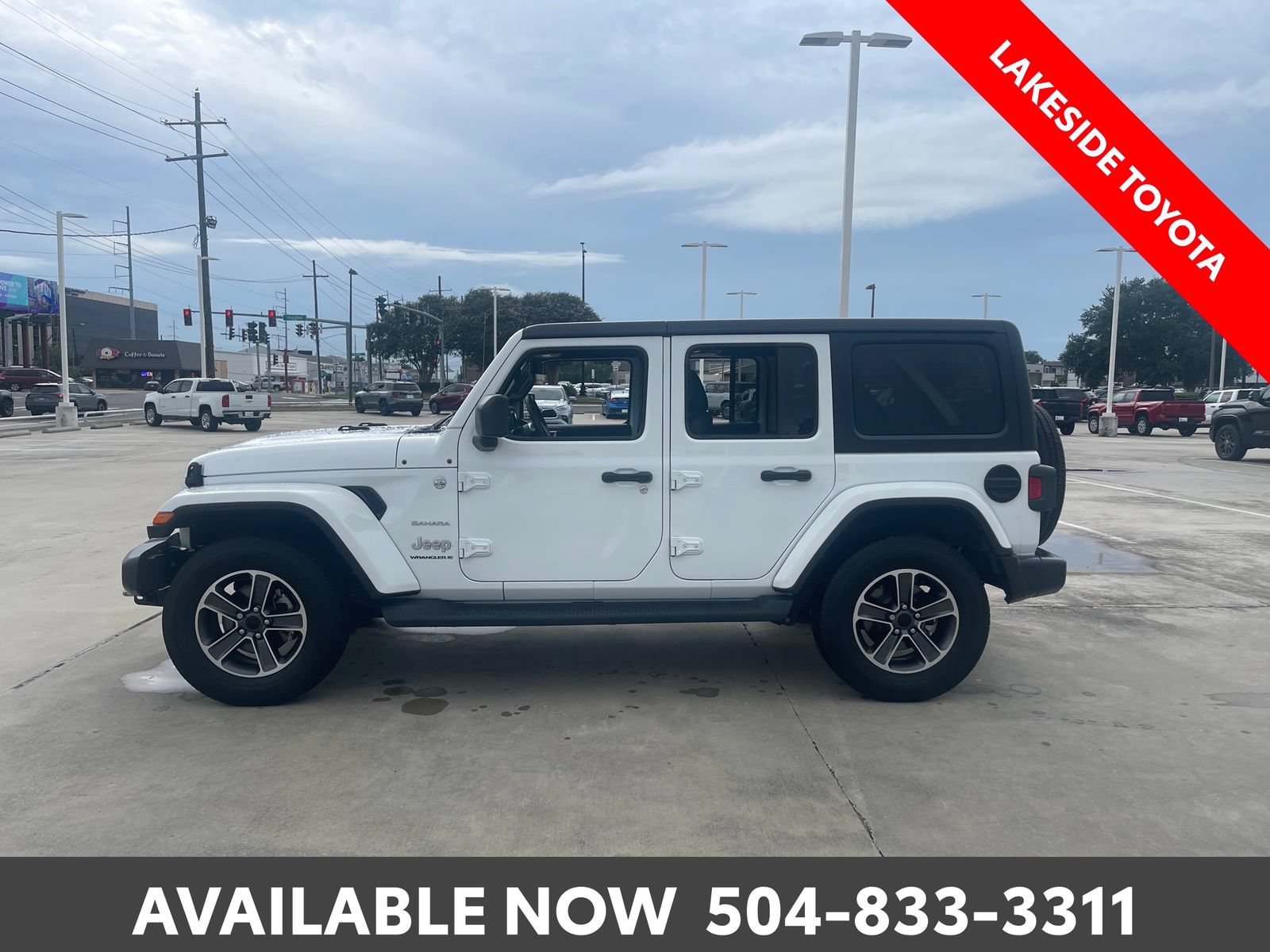 Used 2023 Jeep Wrangler Unlimited Sahara AWD/4WD image 2