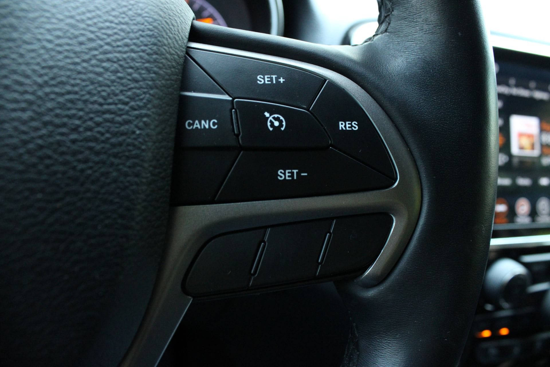 Used 2021 Jeep Grand Cherokee Laredo X AWD/4WD image 32