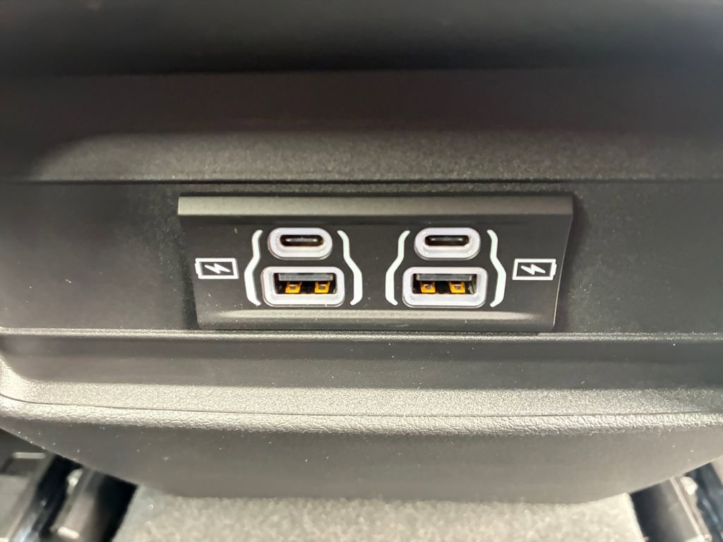 New 2025 Jeep Grand Cherokee Laredo w/ MOPAR Finishing Package RWD image 6