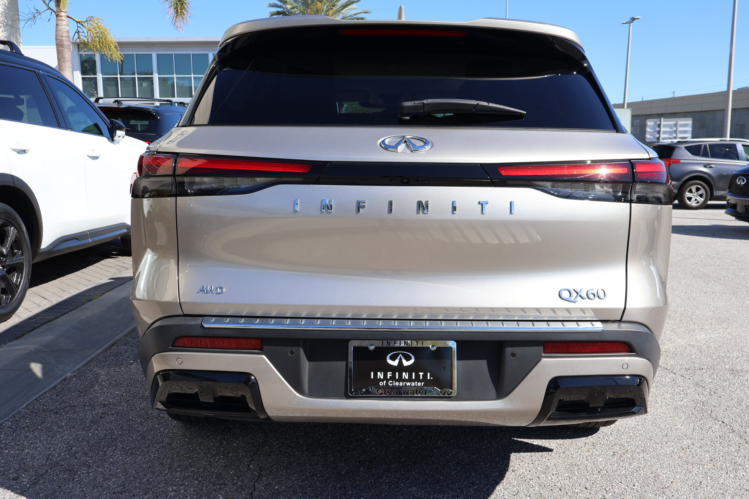 Certified 2023 INFINITI QX60 Luxe w/ Cargo Package AWD/4WD image 8