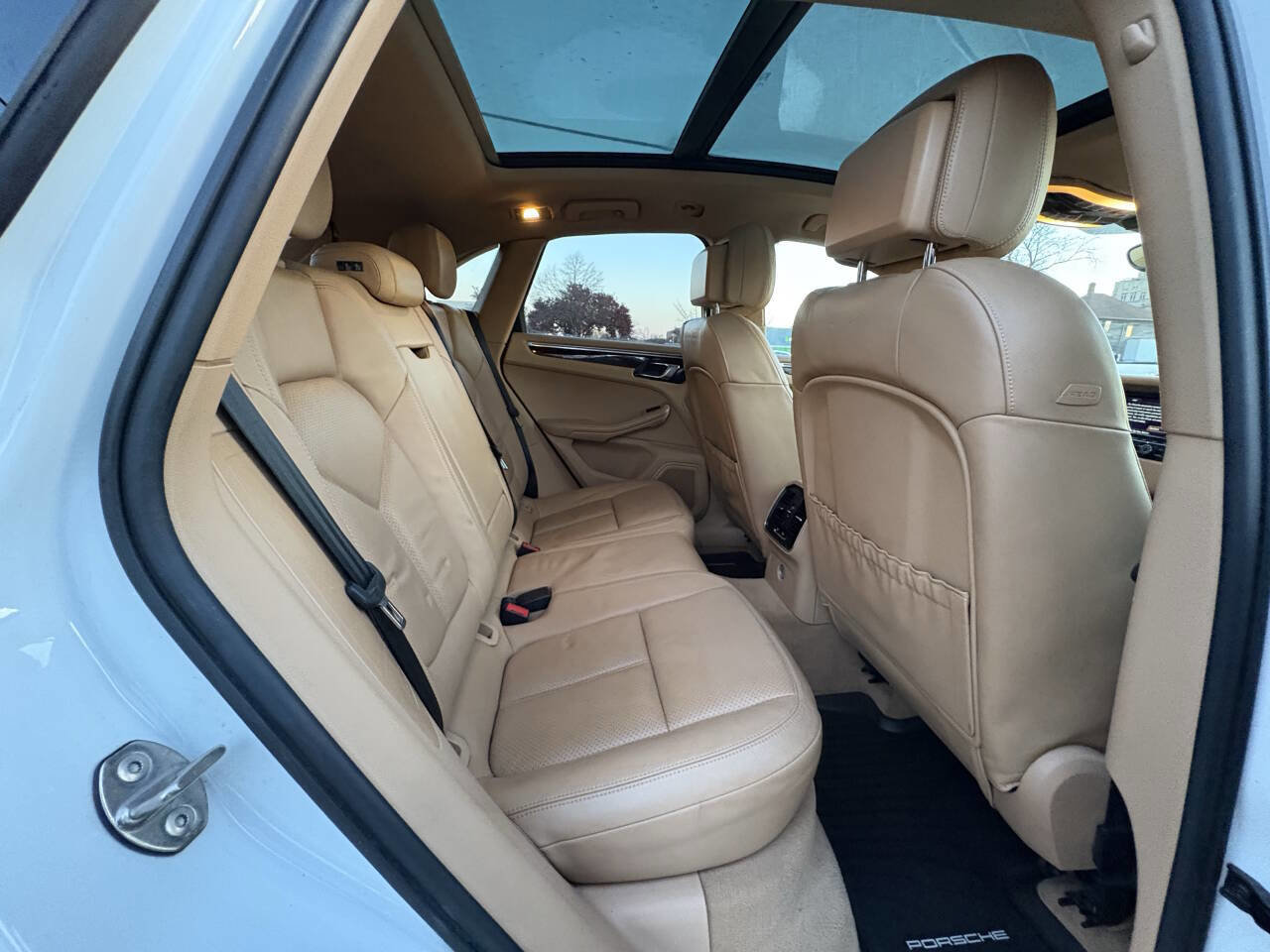 Used 2015 Porsche Macan S image 24