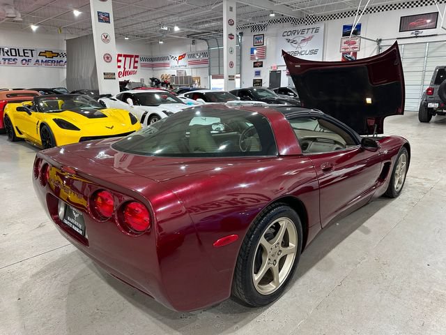 Used 2003 Chevrolet Corvette Coupe w/ Preferred Equipment Group RWD image 29