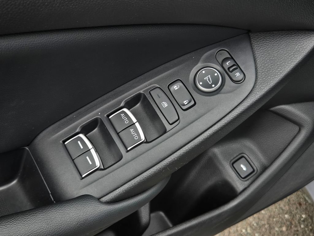 Used 2022 Honda Accord LX image 12