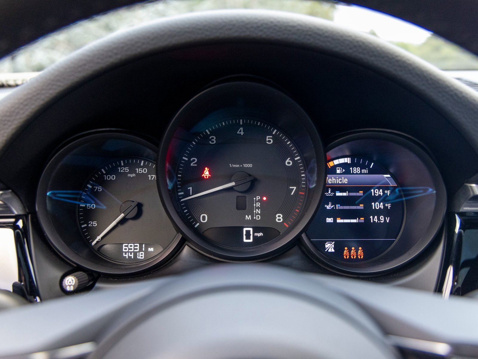 Certified 2025 Porsche Macan image 32