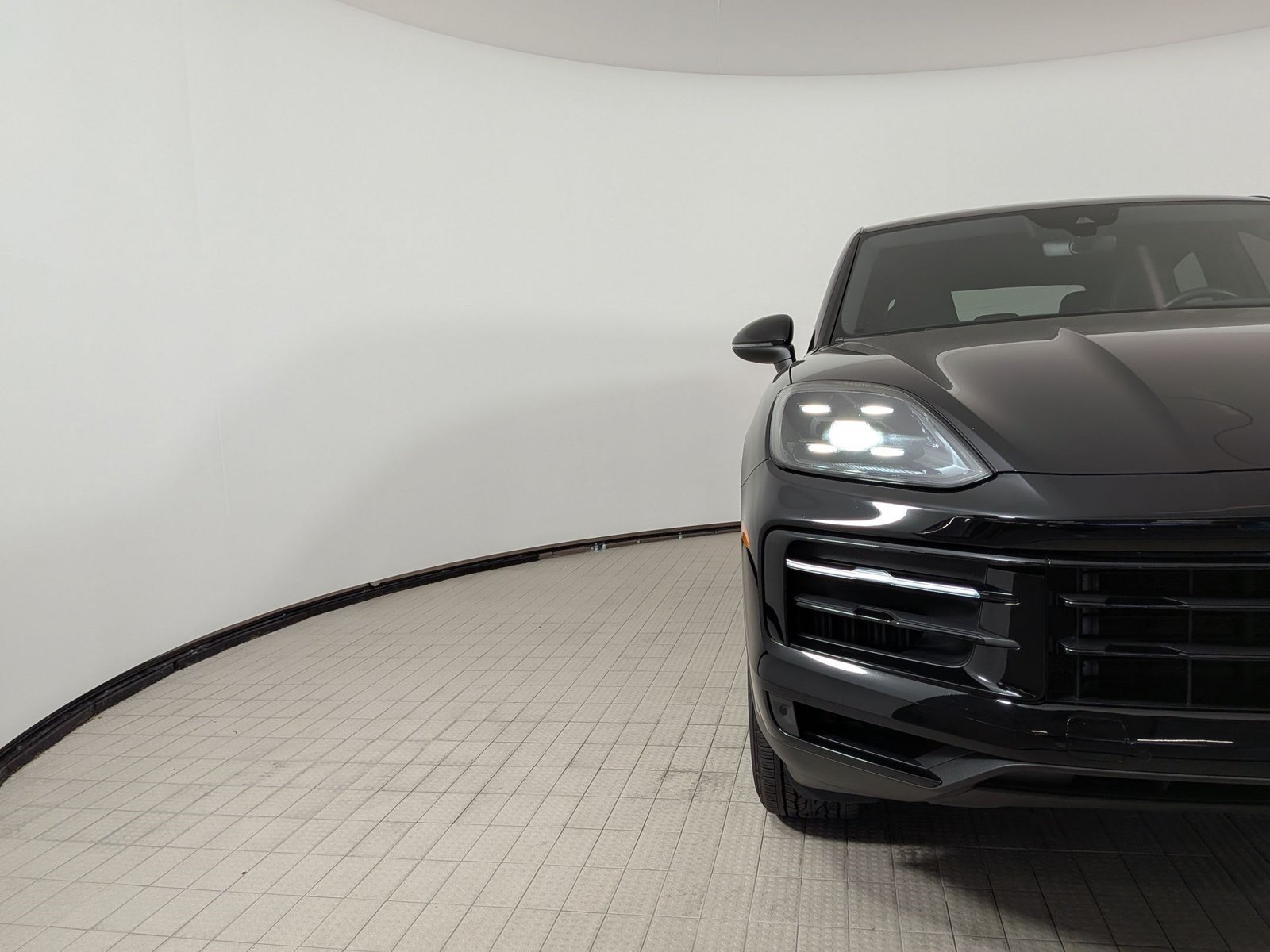 Certified 2024 Porsche Cayenne Coupe AWD/4WD image 12
