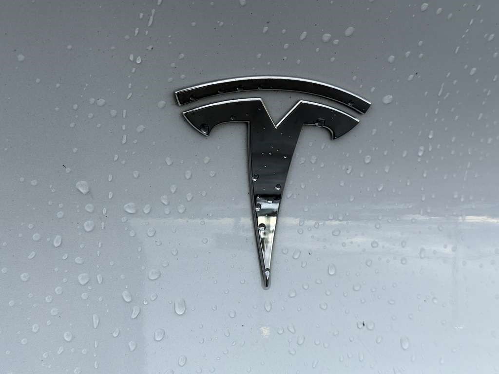 Used 2021 Tesla Model Y Long Range image 10