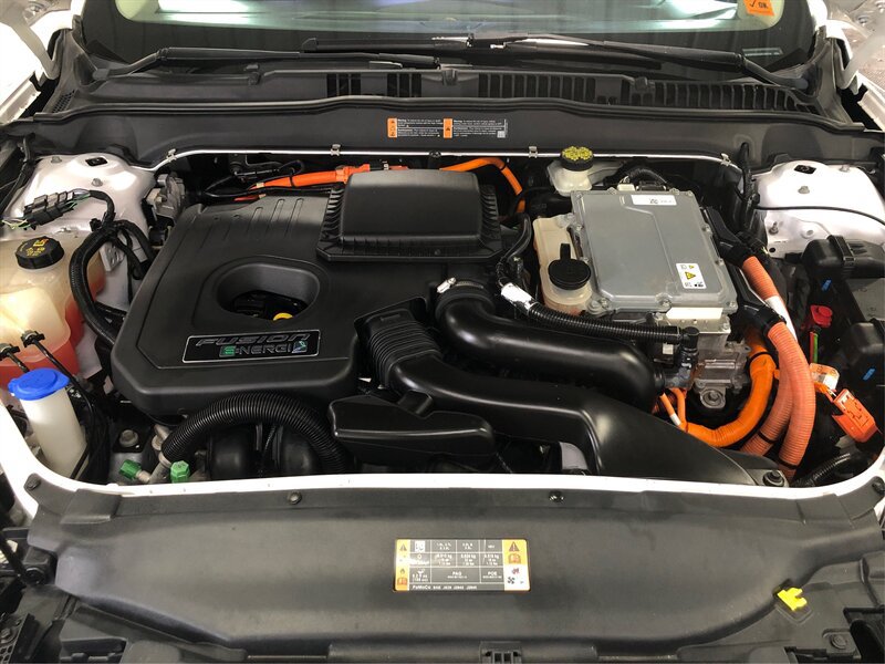 Used 2018 Ford Fusion Energi Titanium FWD image 11