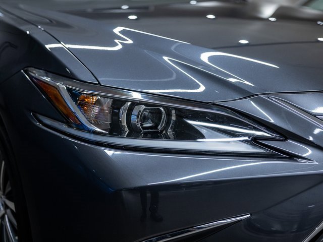 Used 2025 Lexus ES 300h w/ Premium Package image 10