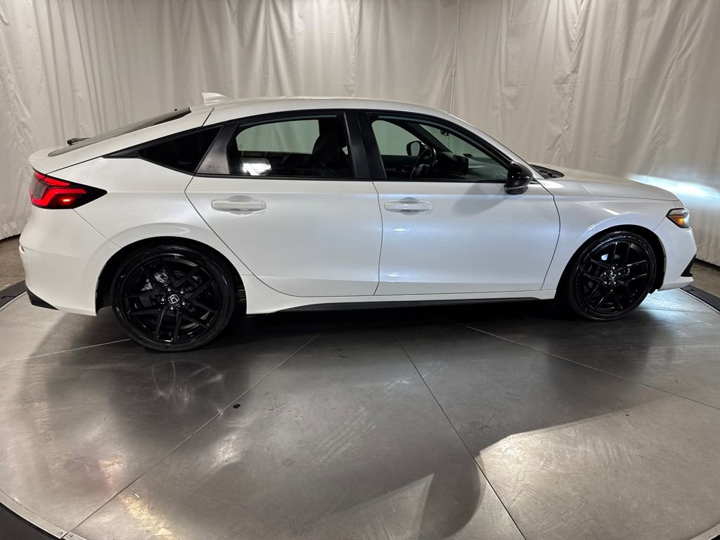 Used 2023 Honda Civic Sport image 9