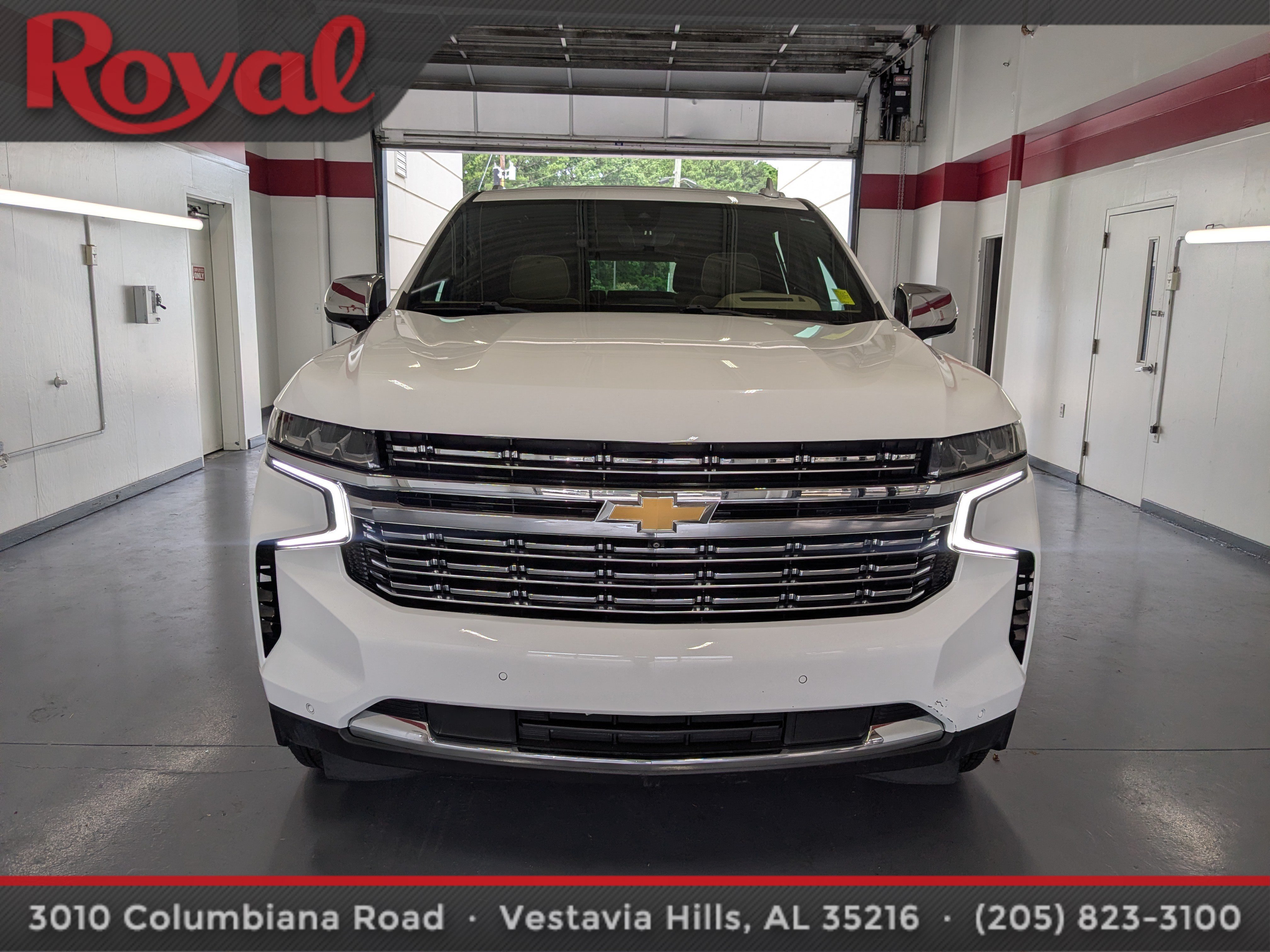 Used 2021 Chevrolet Suburban Premier w/ Premium Package RWD image 6