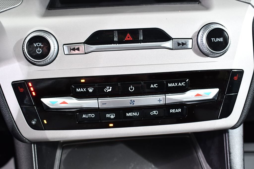 Used 2023 Ford Explorer XLT w/ Equipment Group 202A image 30