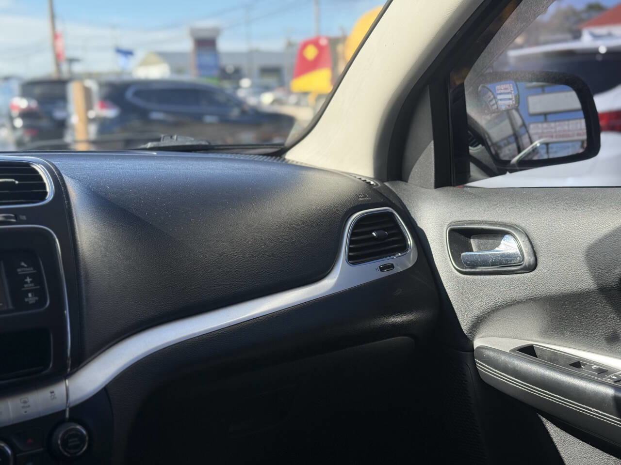 Used 2014 Dodge Journey SXT image 29