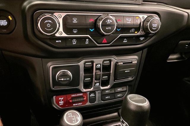 Used 2023 Jeep Gladiator Mojave w/ Trailer Tow Package AWD/4WD image 32