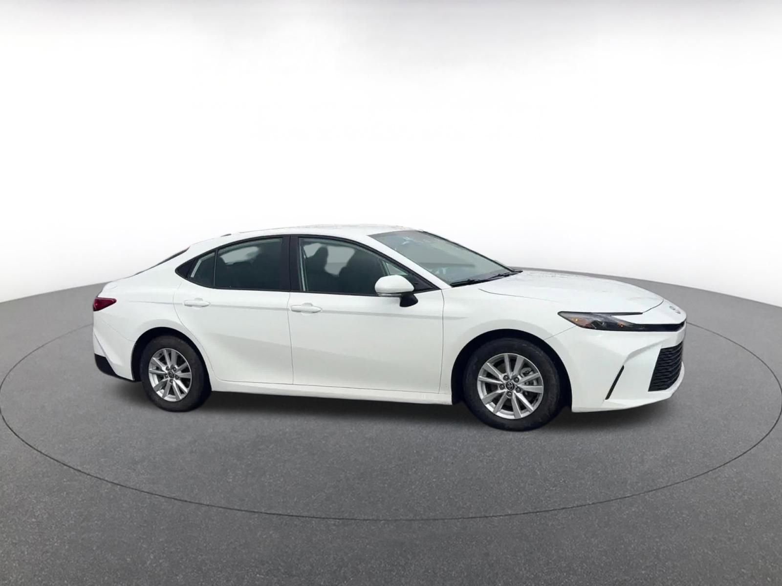 Used 2025 Toyota Camry LE image 2