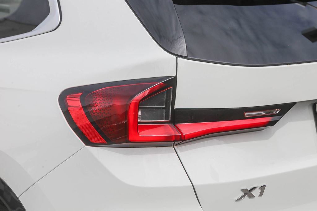 New 2026 BMW X1 xDrive28i w/ Technology Package AWD/4WD image 7