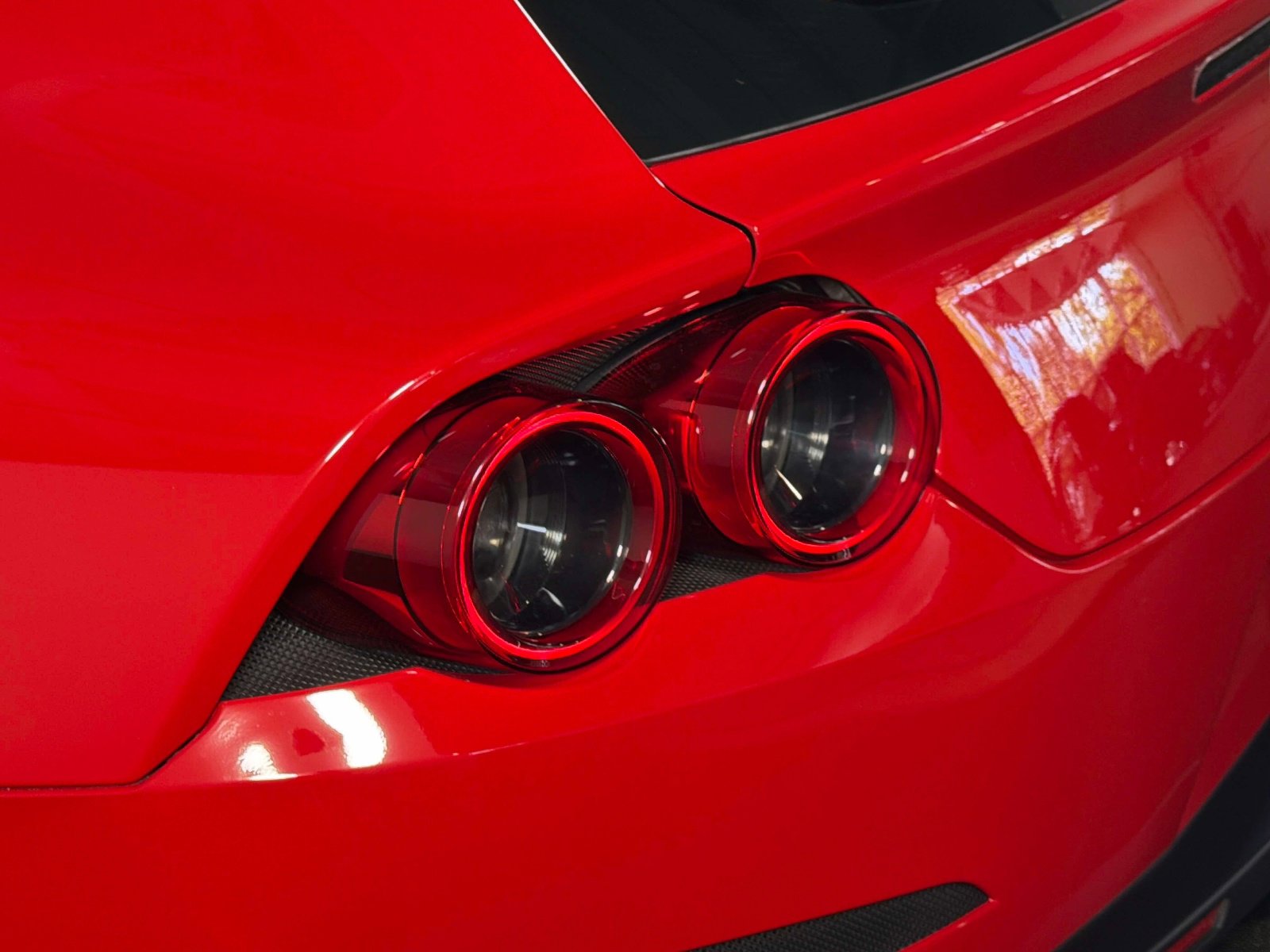 Used 2018 Ferrari GTC4Lusso T RWD image 17