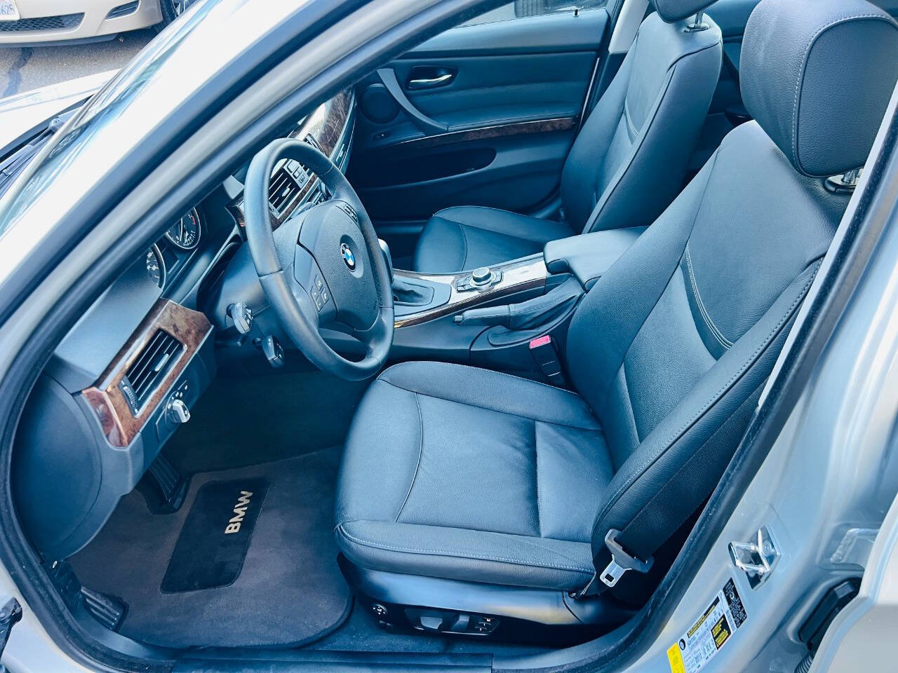 Used 2009 BMW 328i Sedan RWD image 15