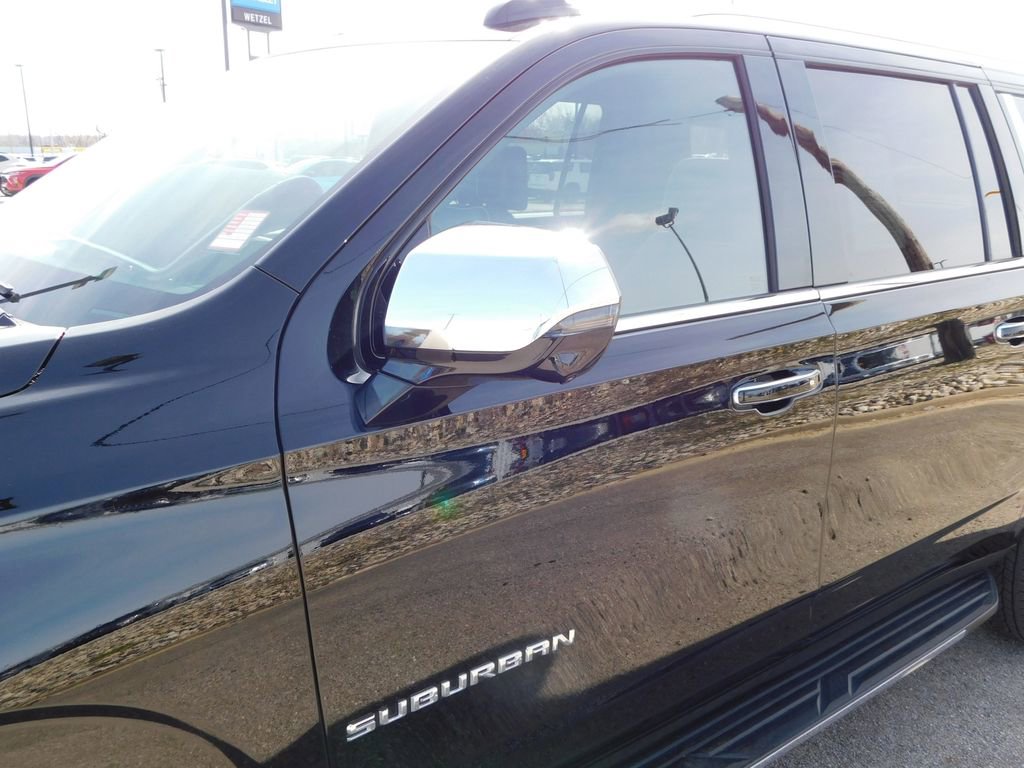 Used 2025 Chevrolet Suburban Premier image 11