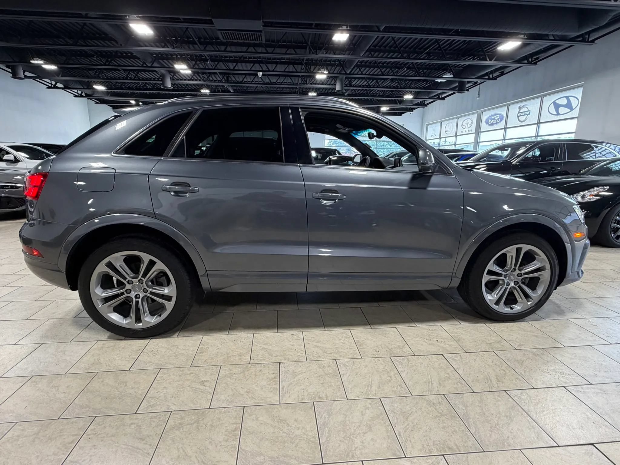 Used 2017 Audi Q3 2.0T Premium Plus w/ Premium Plus Package AWD/4WD image 24