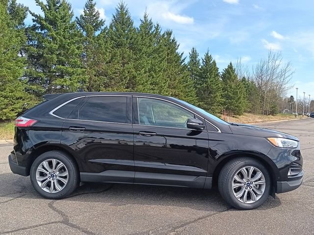 Used 2019 Ford Edge Titanium w/ Equipment Group 301A AWD/4WD image 21