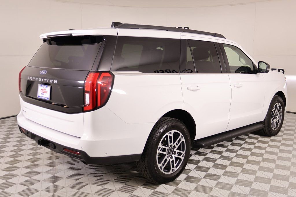 Used 2025 Ford Expedition Active image 22