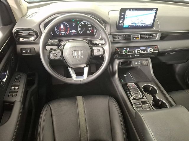 Used 2024 Honda Pilot Touring image 2