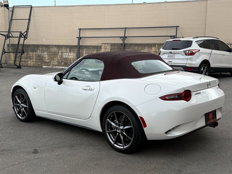 Used 2018 MAZDA MX-5 Miata Grand Touring RWD image 9