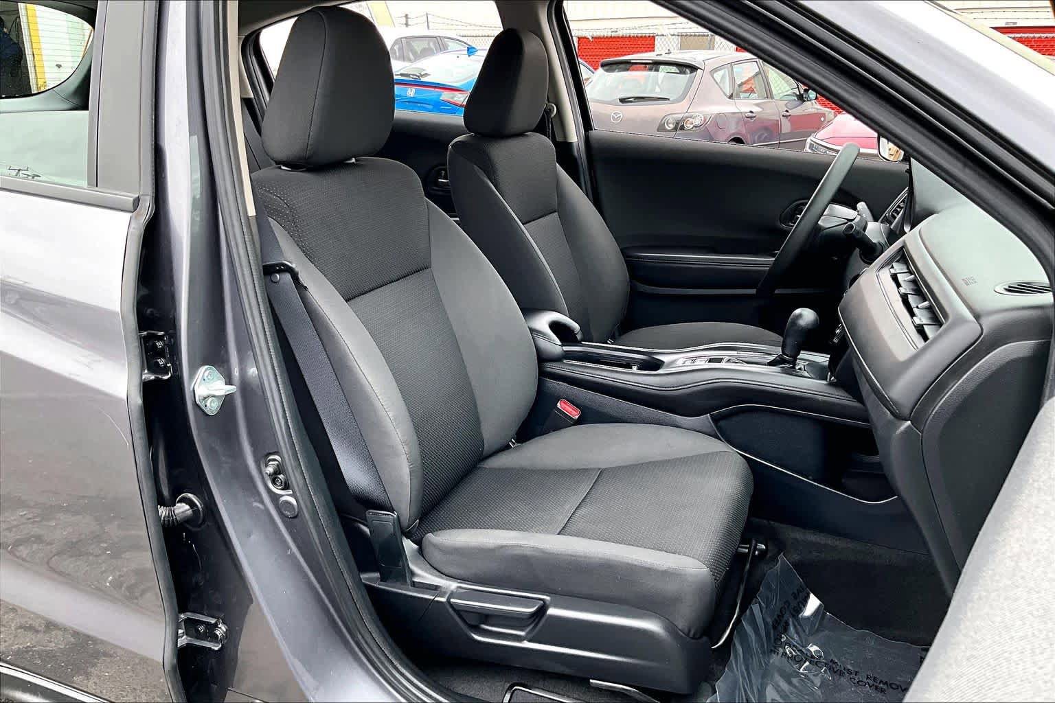 Used 2022 Honda HR-V LX image 9