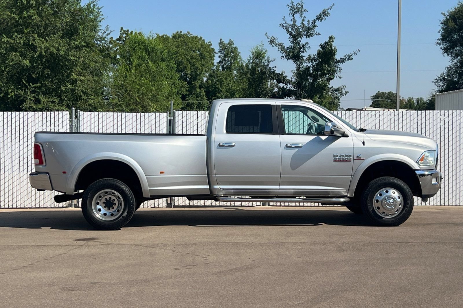 Used 2014 RAM 3500 Laramie w/ Cold Weather Group AWD/4WD image 3