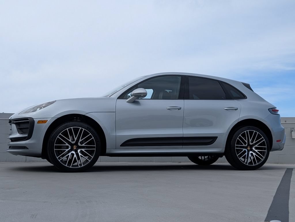 Used 2024 Porsche Macan AWD/4WD image 2