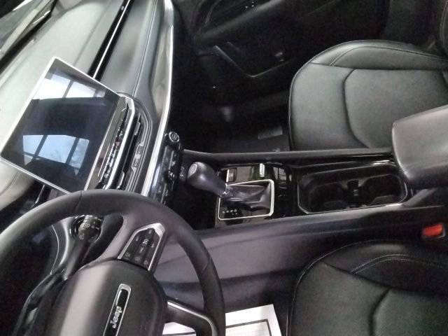 Used 2024 Jeep Compass Limited w/ High Altitude Package AWD/4WD image 16