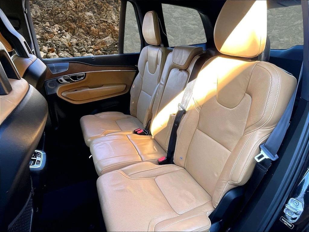 Used 2017 Volvo XC90 T6 Inscription w/ Vision Package image 17