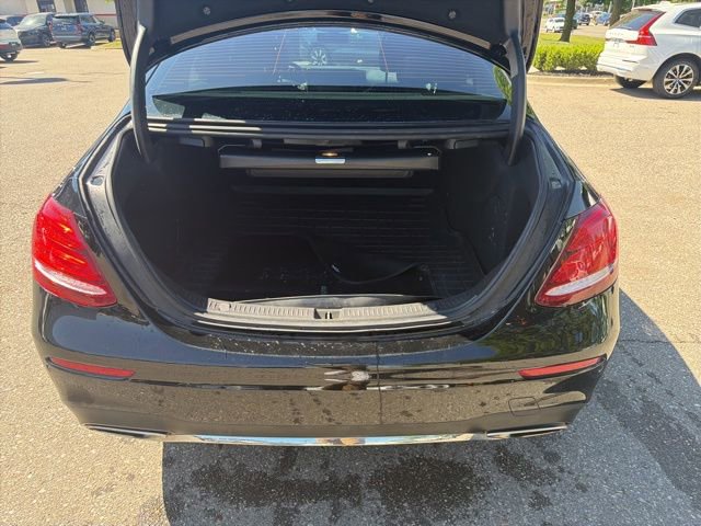 Used 2018 Mercedes-Benz E 300 4MATIC image 14