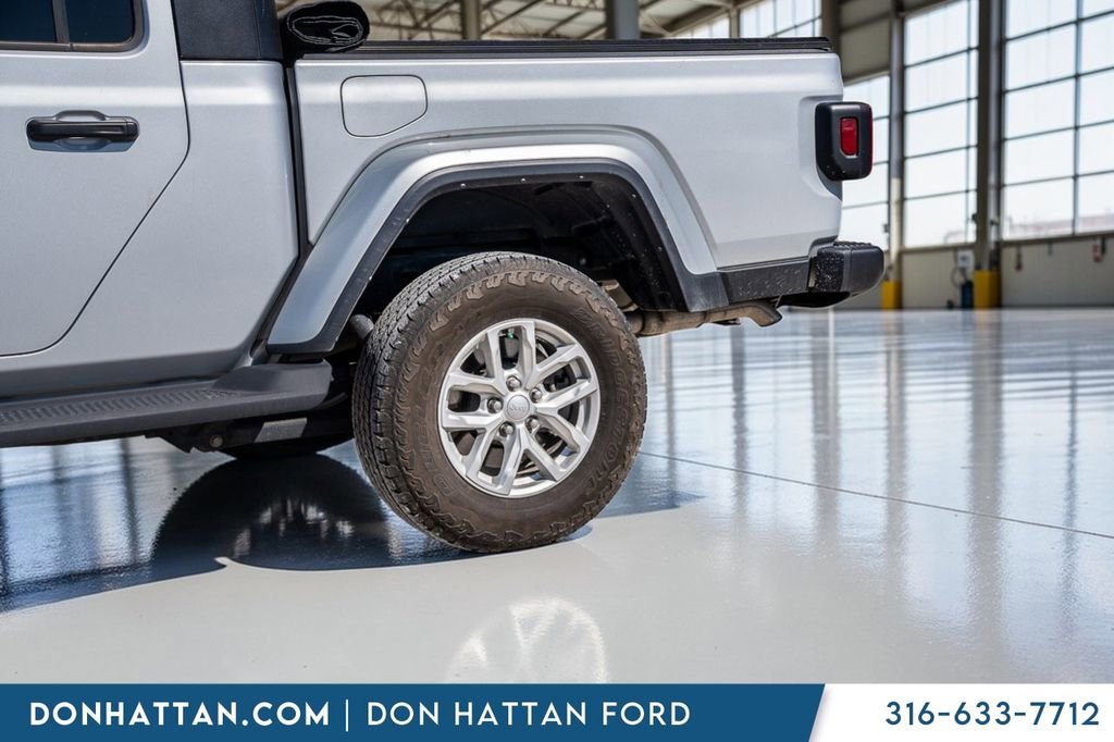 Used 2023 Jeep Gladiator Sport image 33