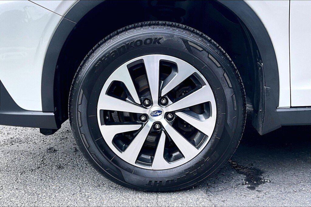 Used 2021 Subaru Outback Premium w/ Popular Package #1 AWD/4WD image 16
