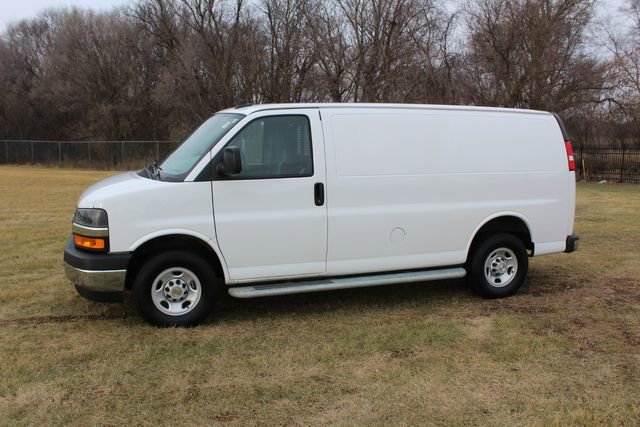 Used 2022 Chevrolet Express 2500 w/ Driver Convenience Package image 3