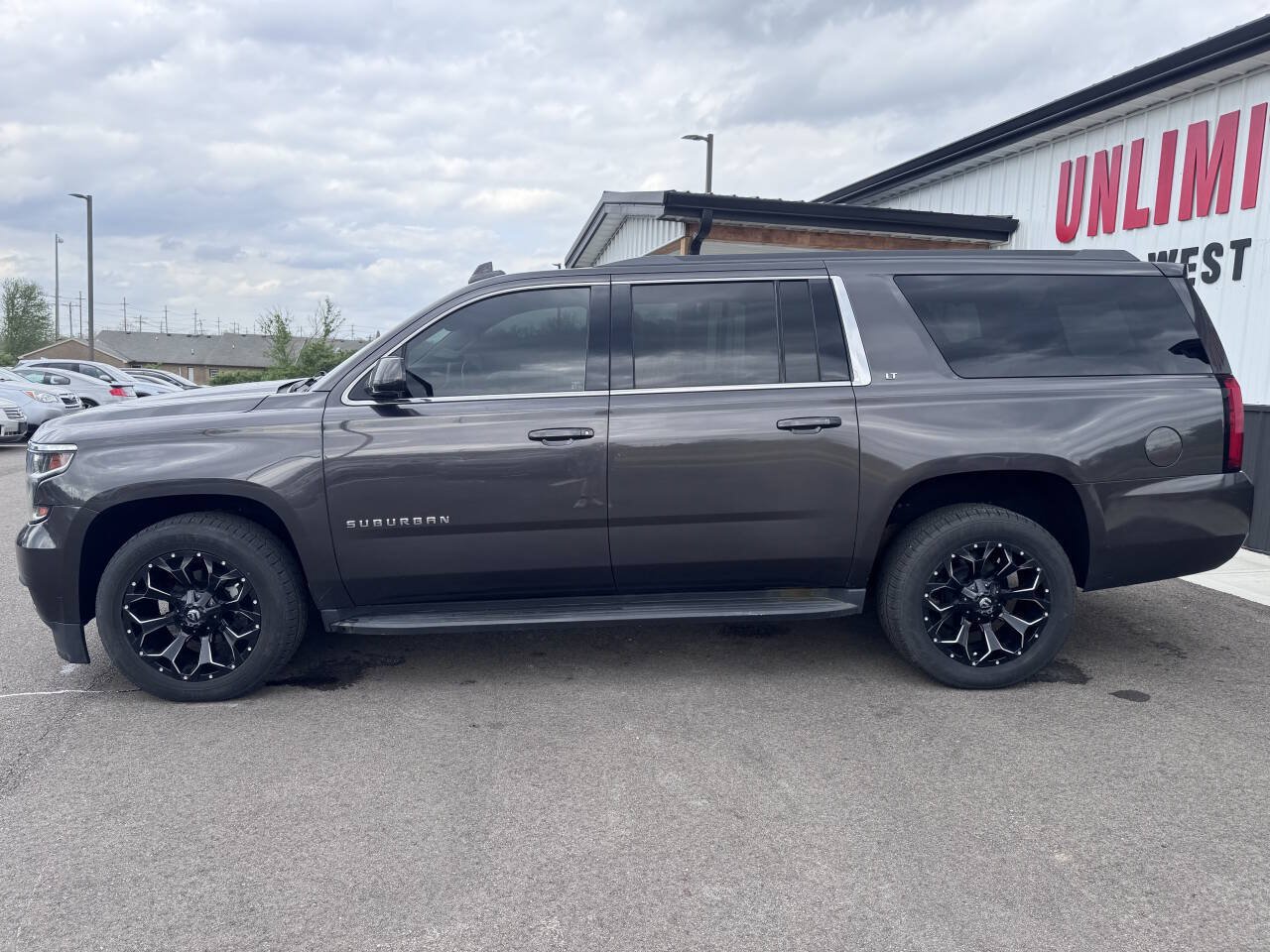 Used 2018 Chevrolet Suburban LT AWD/4WD image 10