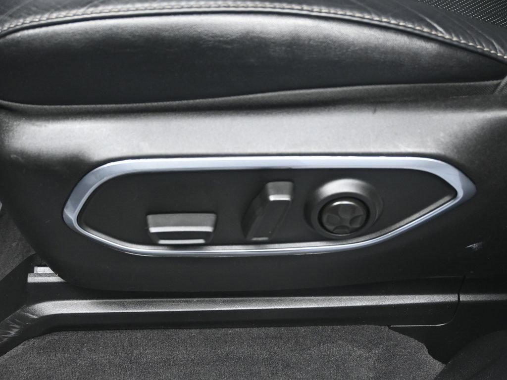 Used 2024 Jeep Wagoneer L Series II w/ Flexible Seating Group image 12