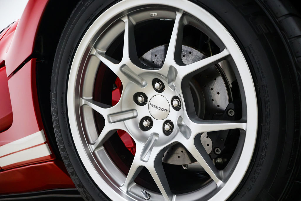 Used 2006 Ford GT RWD image 82