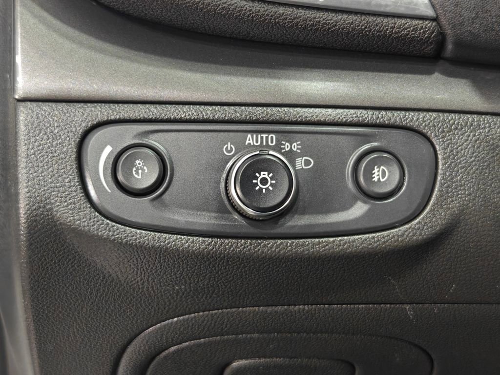 Used 2019 Buick Encore Essence w/ Experience Buick Package AWD/4WD image 42