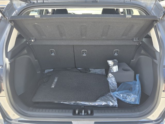 Used 2024 Hyundai Venue SEL FWD image 16