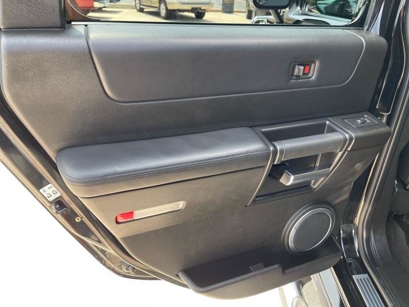 Used 2005 HUMMER H2 w/ Preferred Equipment Group AWD/4WD image 44