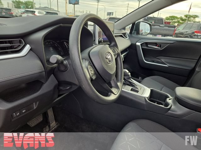 Used 2025 Toyota RAV4 XLE AWD/4WD image 21