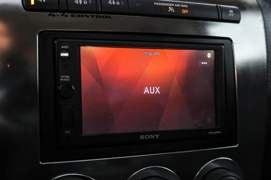 Used 2010 HUMMER H3 Luxury w/ Appearance Package image 29