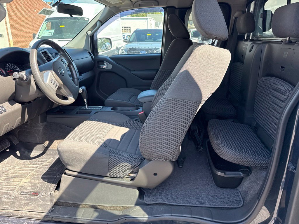 Used 2017 Nissan Frontier SV AWD/4WD image 8